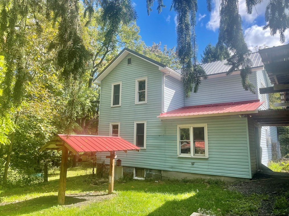 3906 State Route 130, Stahlstown, PA 15687