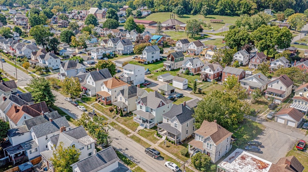 211 5 St, Youngwood PA  15697-1317 exterior