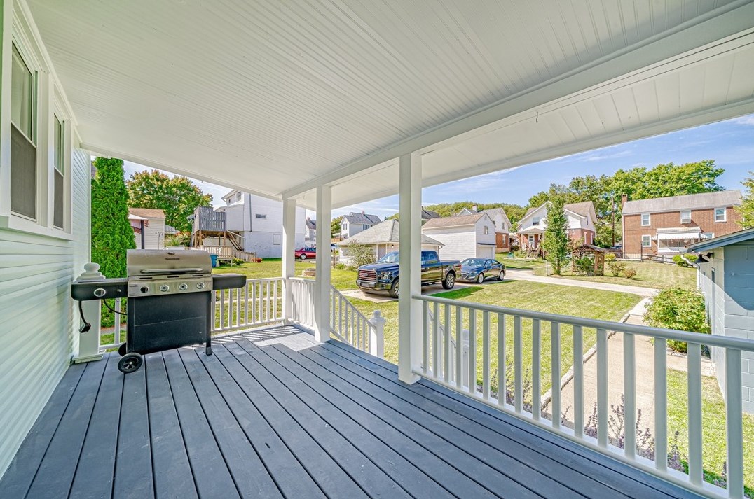 211 5 St, Youngwood PA  15697-1317 exterior