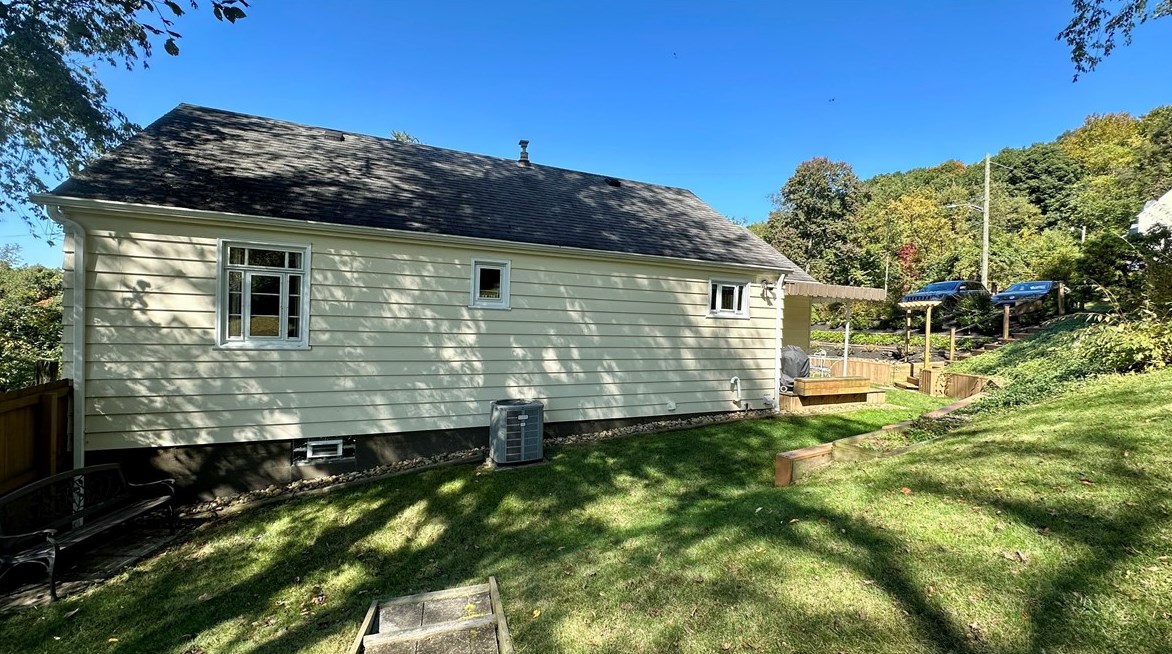 493 Birch Way, New Kensington PA  15068-5037 exterior