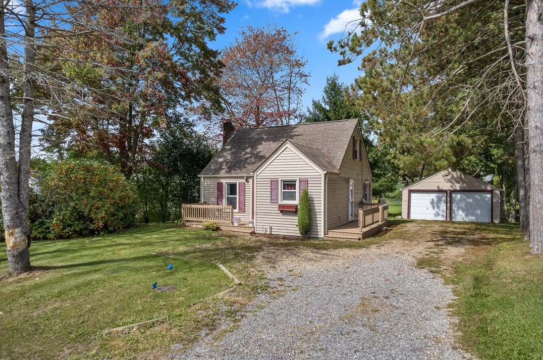 1173 Clintonville Rd, Barkeyville, PA 16038-3203