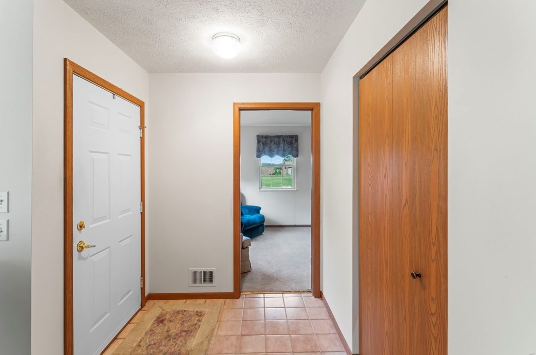 132 Barrington Dr, Noblestown, PA 15071