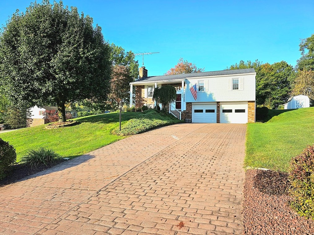 5055 Equity Dr, Washington, PA 15301-9224