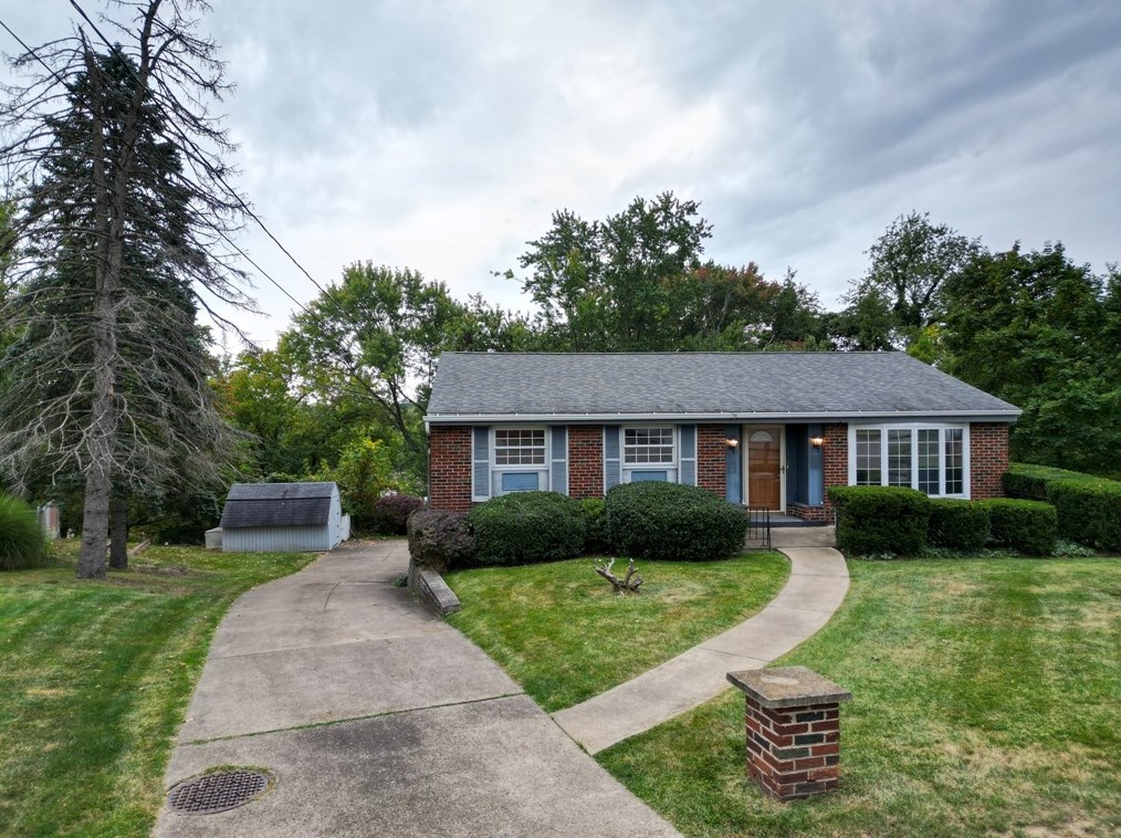 412 Shoreham Dr, Allison Park, PA 15101-4249