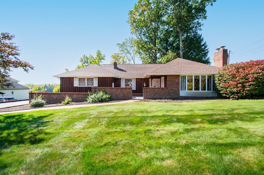 2923 Old Plank Rd, New Castle, PA 16105