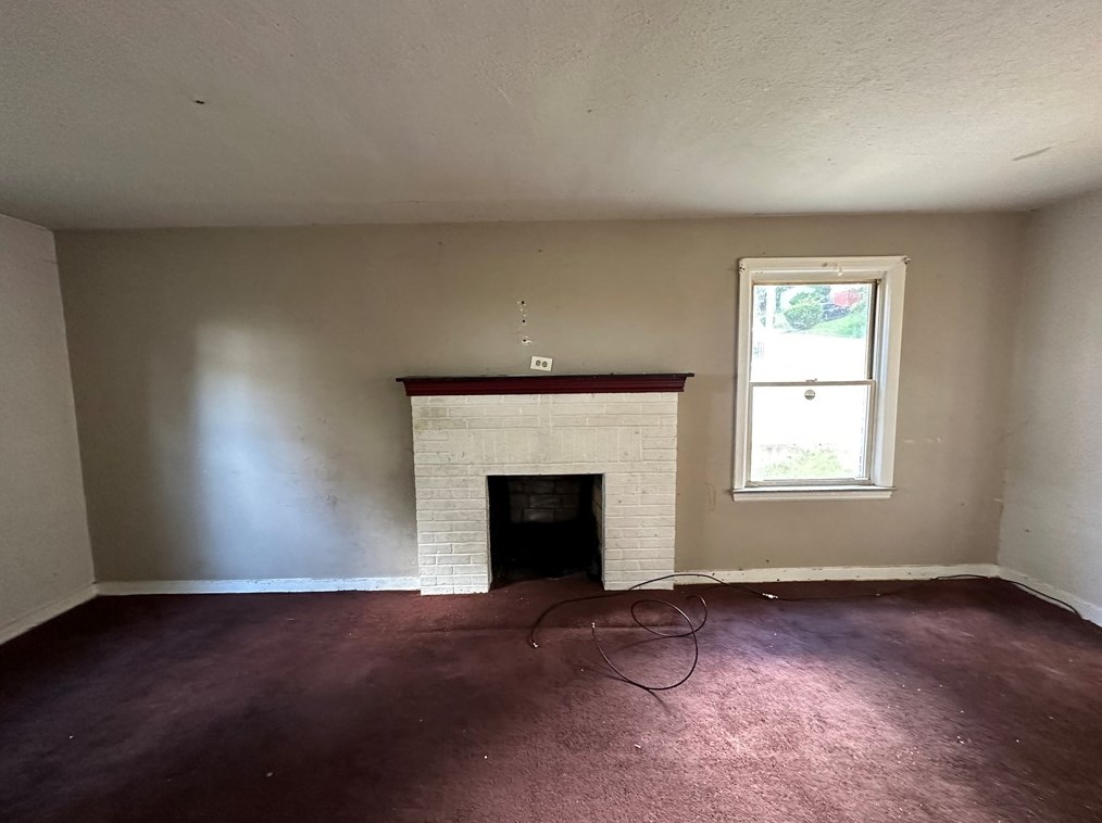 2131 Lindsay Rd, Pittsburgh, PA 15221