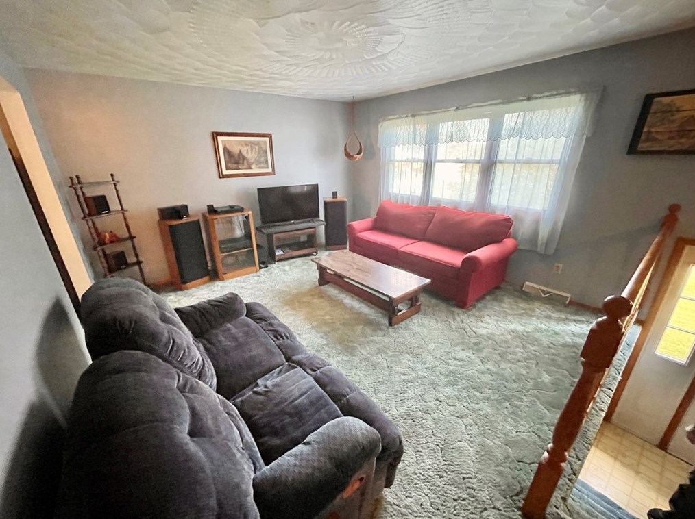 179 Kirkman Ln, Apollo, PA 15613