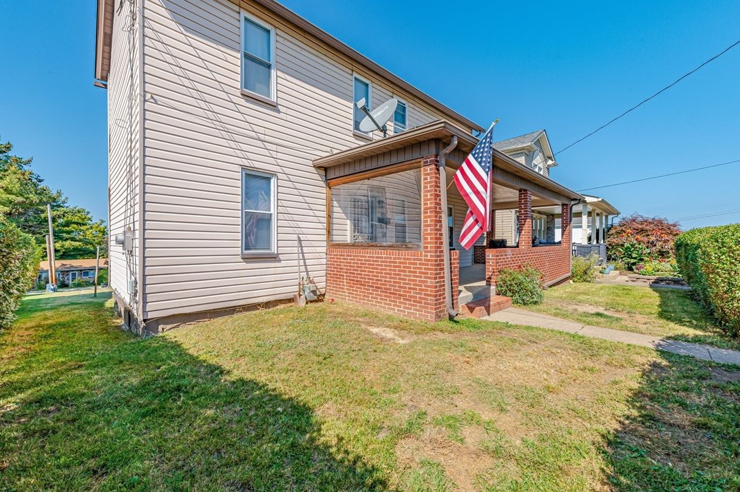 920 Howell St, Vandergrift, PA 15690