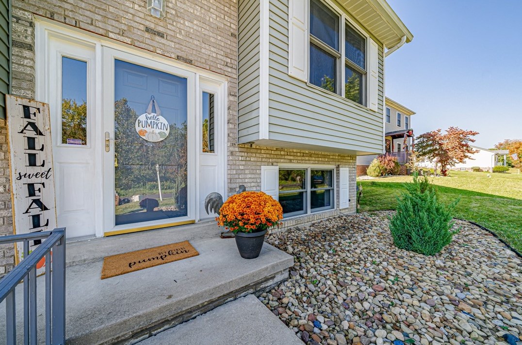 211 Sandworks Rd, Hunker, PA 15639-9760
