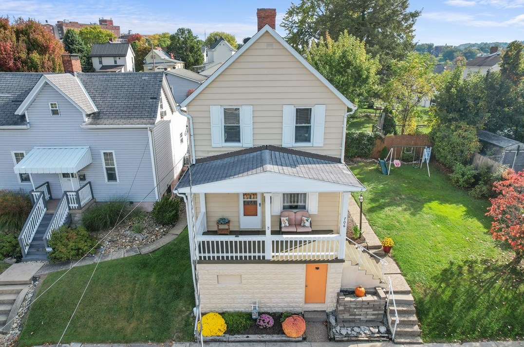 706 Franklin St, Washington, PA 15301-3949