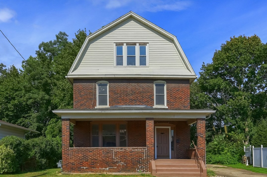38 Pittsburgh Cir, Ellwood City, PA 16117