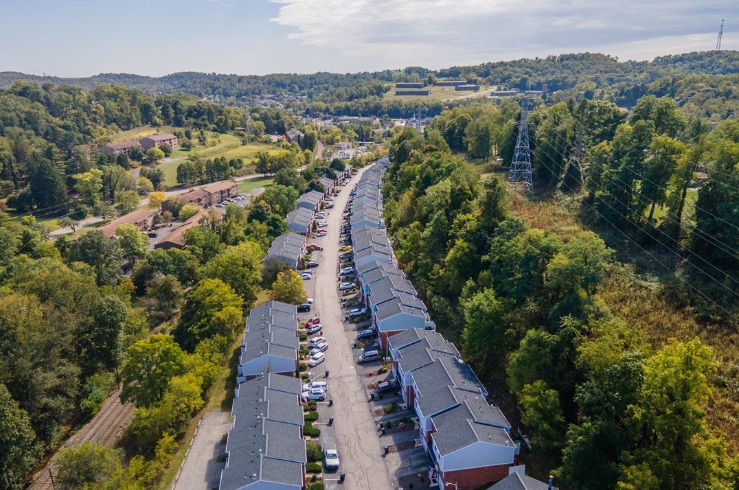 1505 Timberidge Dr, Bethel Park, PA 15102-4041