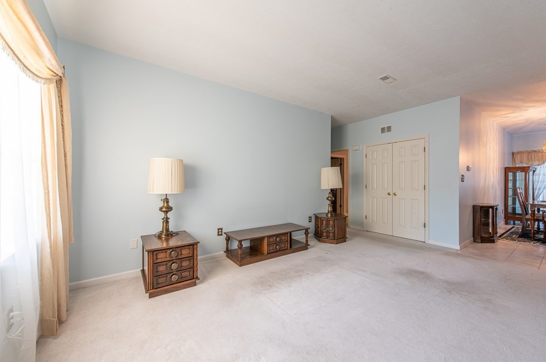61 David Dr, New Kensington, PA 15068