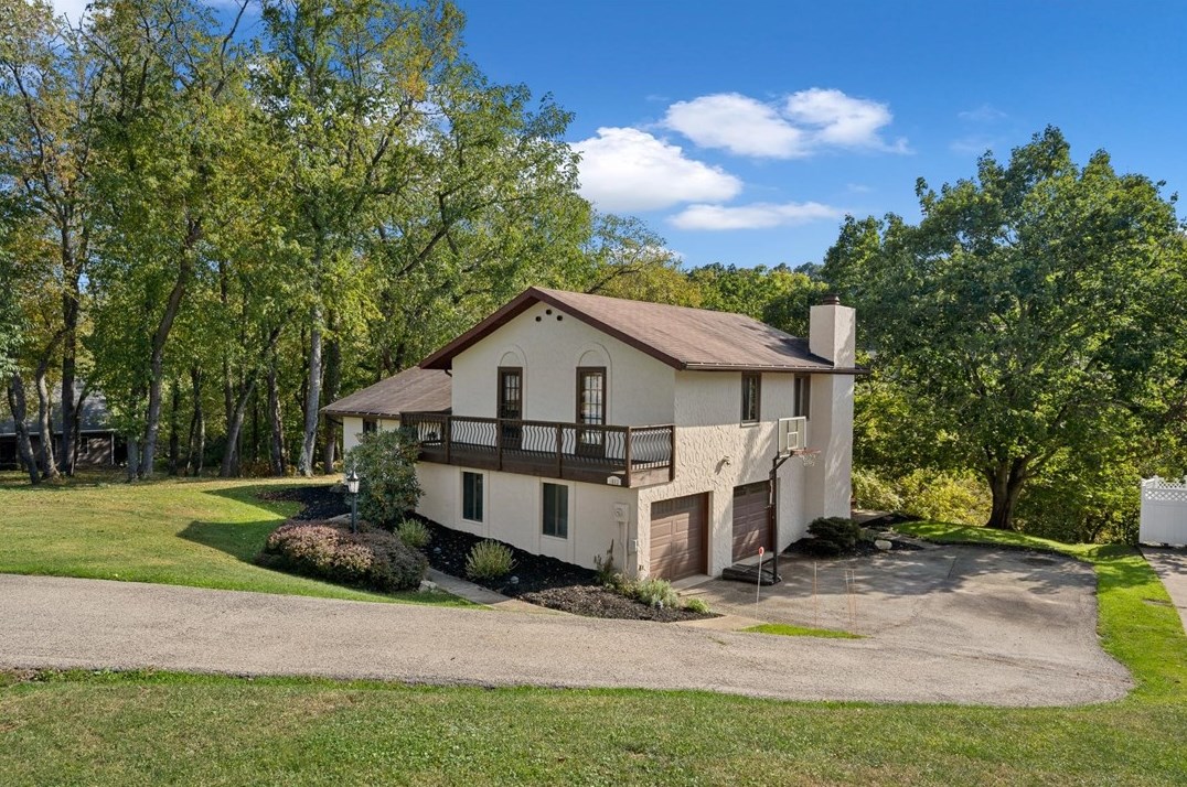 1682 Ridgewood Dr, Washington, PA 15301