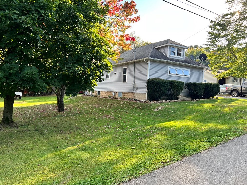 3 Kenmore Rd, Greenville, PA 16125