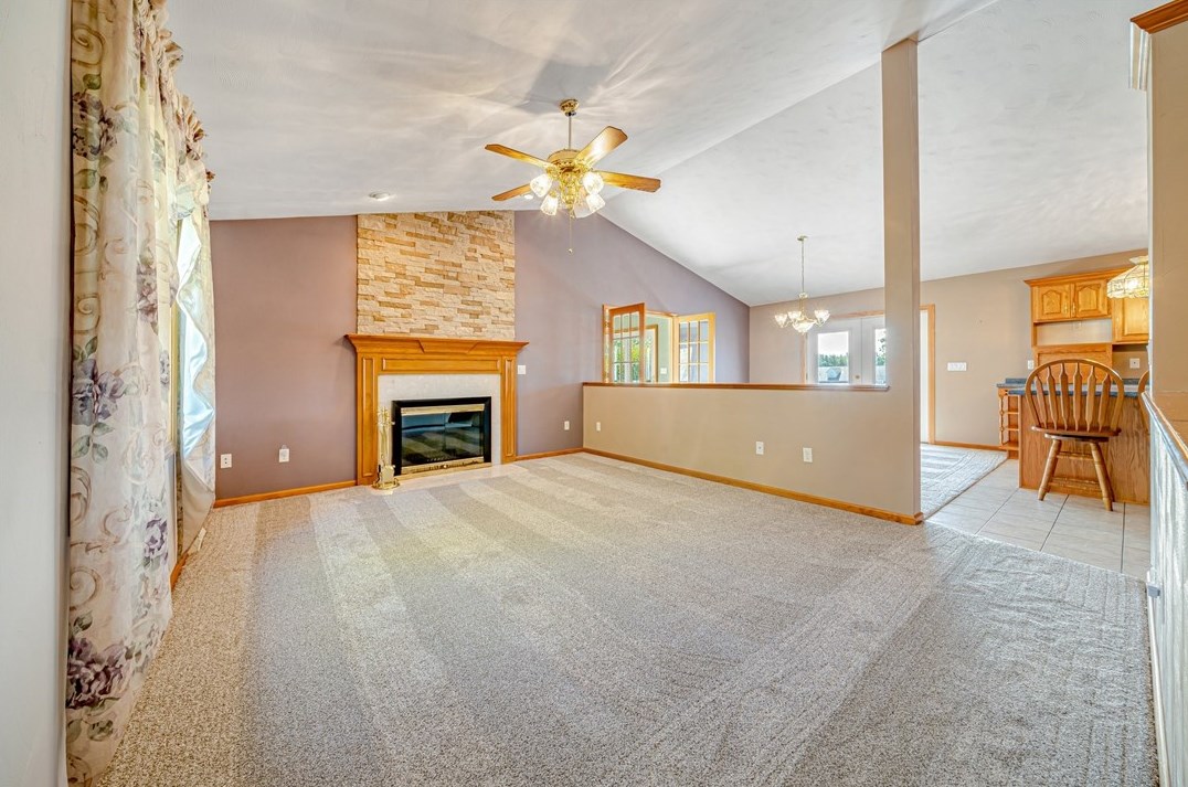 124 Ridgeview St, Youngwood, PA 15697-1286