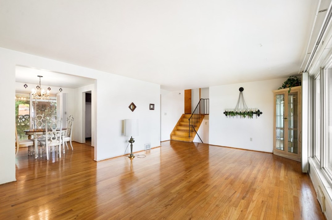 115 Wincanton Dr, New Kensington, PA 15068