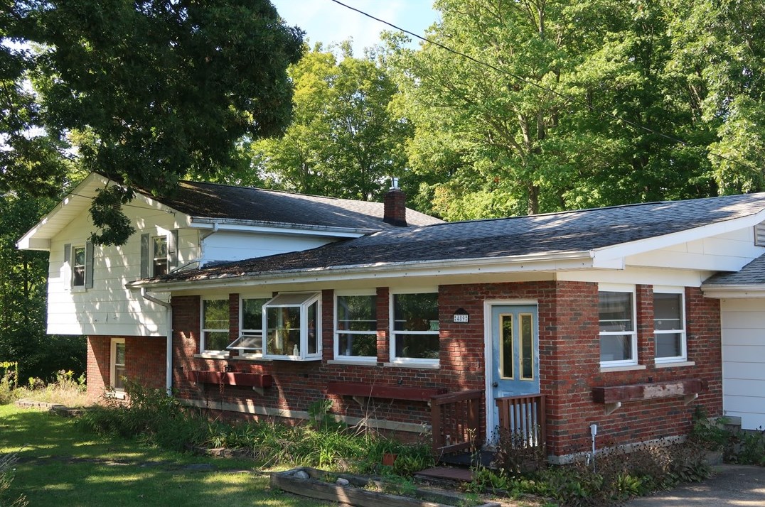 489 Mccullough Rd, Hermitage, PA 16150