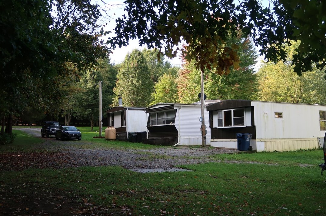 117 Esposito Rd, Mercer, PA 16137