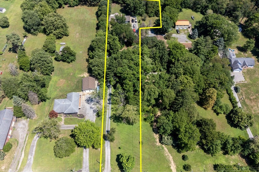 251 Acre Ave, Butler PA 16001-2649 exterior