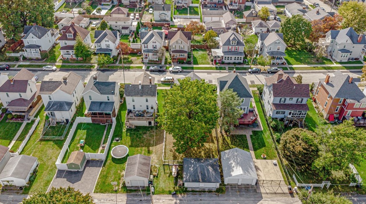 519 Oakland Ave, Greensburg PA  15601-4033 exterior