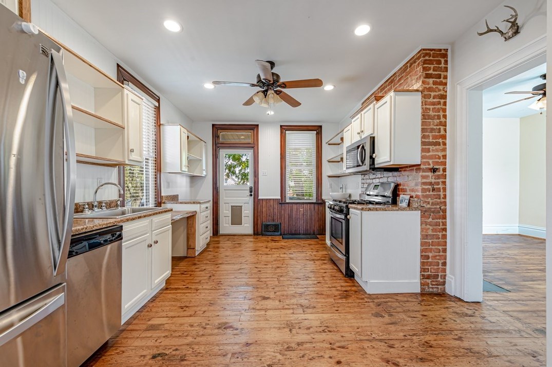 519 Oakland Ave, Greensburg PA  15601-4033 exterior