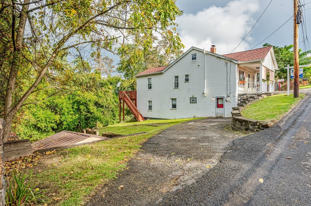 141 Wallace Ave, East Pgh PA  15112-1613 exterior