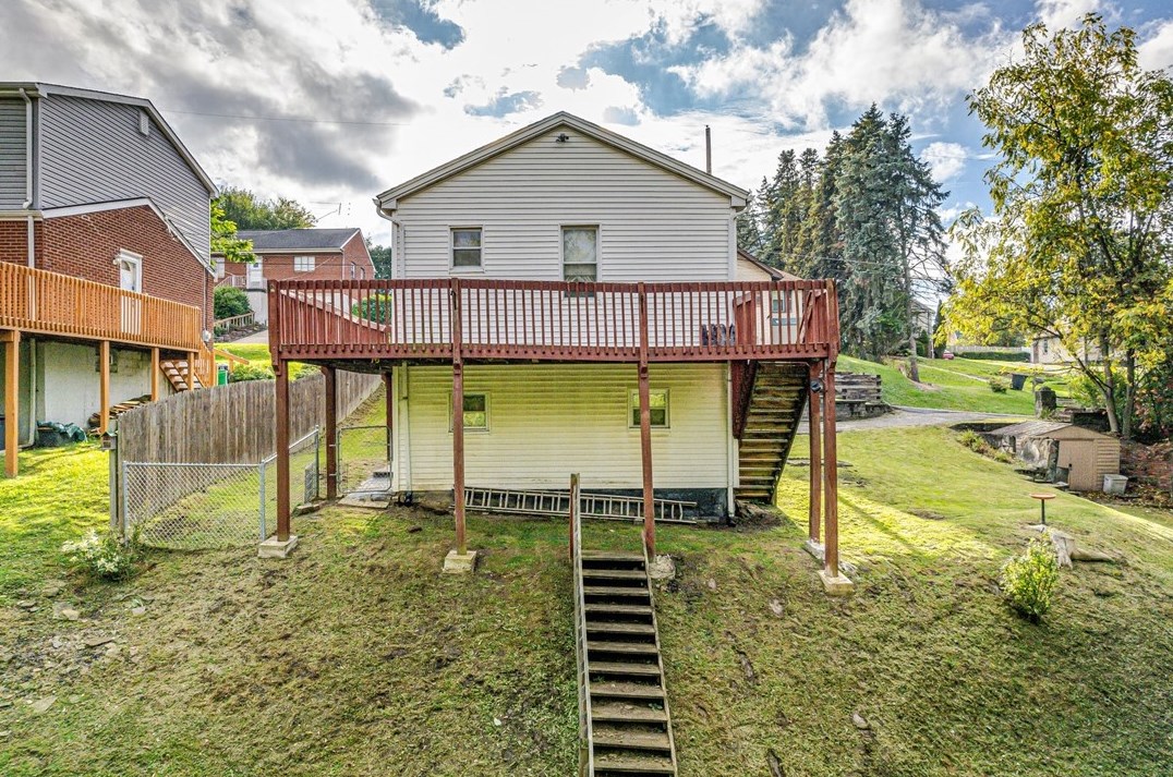 141 Wallace Ave, East Pgh PA  15112-1613 exterior