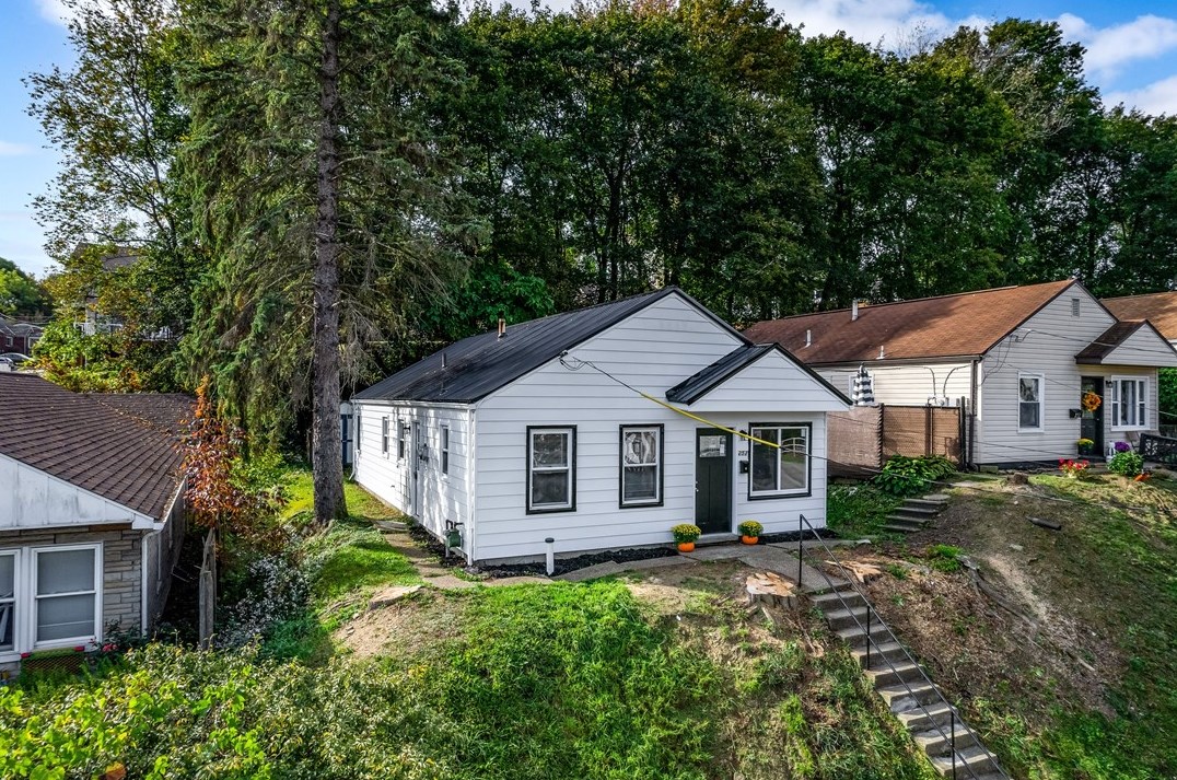 253 Cottage Hill Ave, Butler, PA 16001-6356