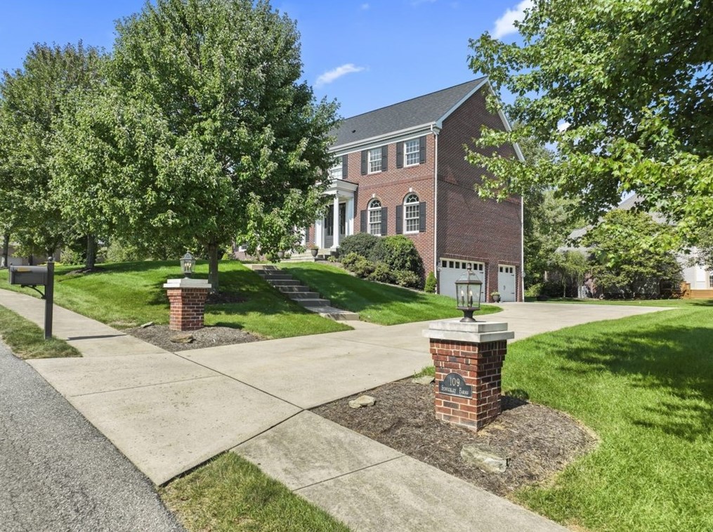109 Sewickley Farm Cir, Seven Fields, PA 16046-7143