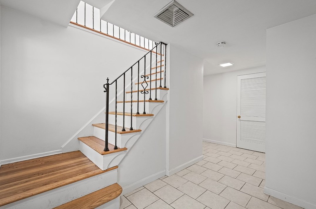 2495 Mount Royal Rd, Pittsburgh, PA 15217