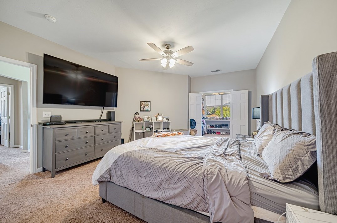 832 Eagle Pointe Dr, Canonsburg PA  15317-7519 exterior