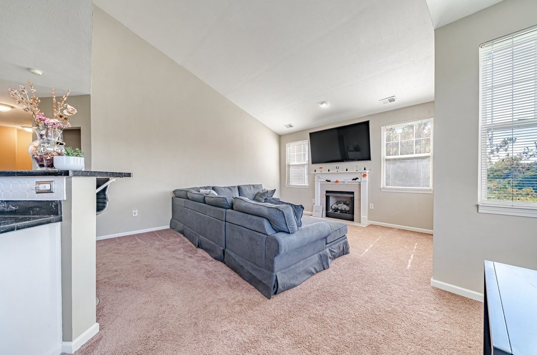 832 Eagle Pointe Dr, Canonsburg PA  15317-7519 exterior