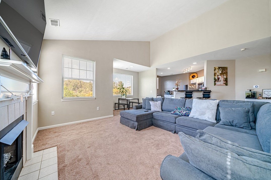 832 Eagle Pointe Dr, Canonsburg PA  15317-7519 exterior