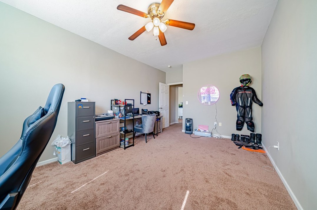 832 Eagle Pointe Dr, Canonsburg PA  15317-7519 exterior