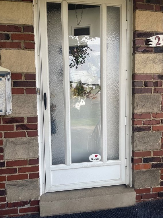 2644 Russell Dr, New Kensington, PA 15068