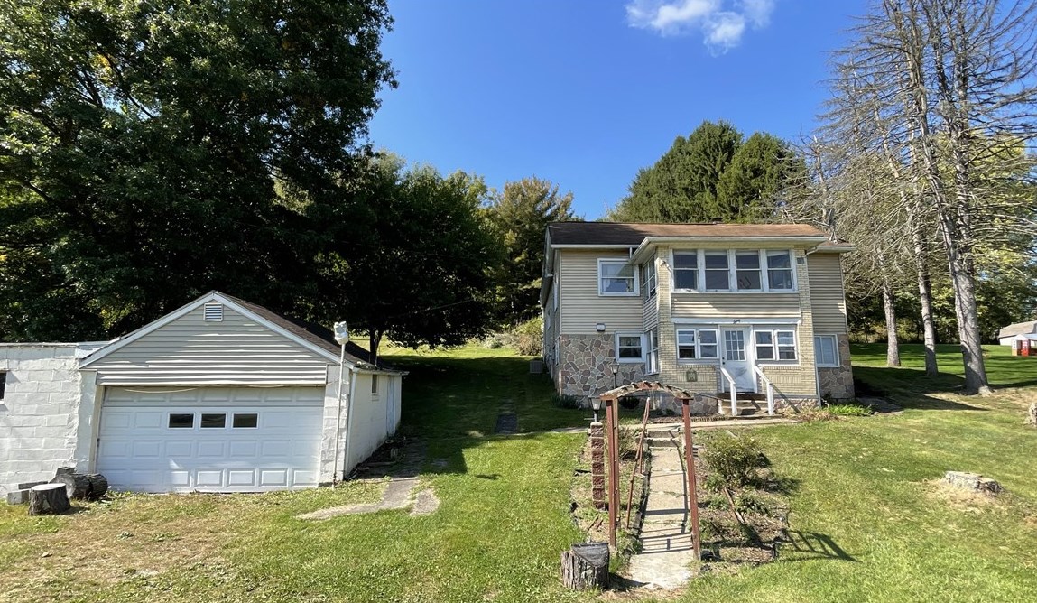 30 Panorama Dr, Washington, PA 15301-9749