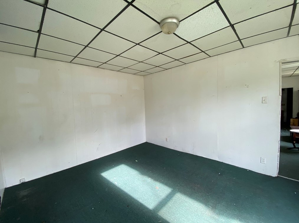 1617 Moravia St, New Castle, PA 16101