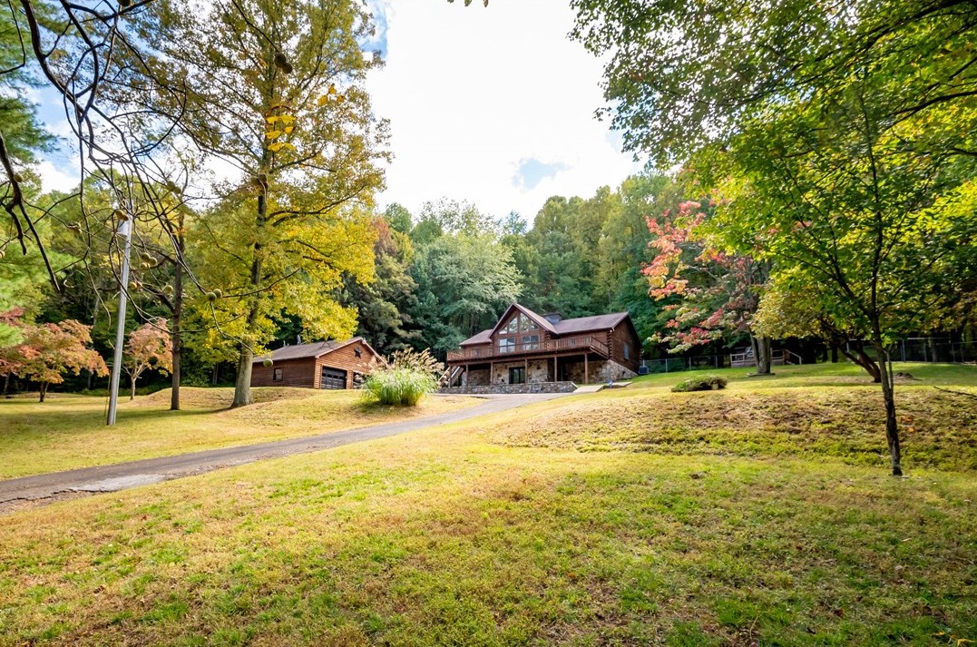 229 Pine Knob Rd, Hopwood, PA 15445