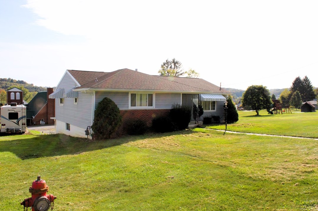 306 W 1st St, Rural Valley, PA 16249