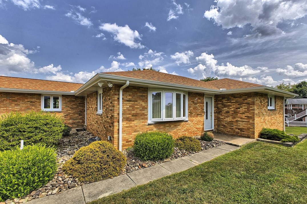 4571 Ridgeview Dr, Greensburg, PA 15601-6344