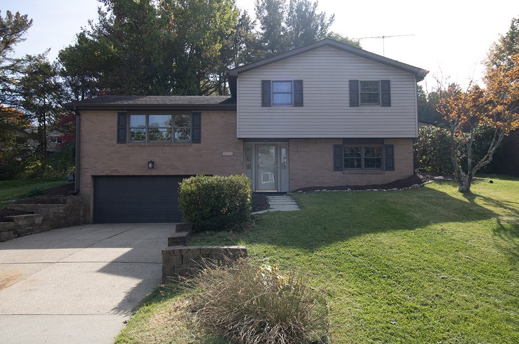 4135 Cambridge Dr, North Huntingdon, PA 15642