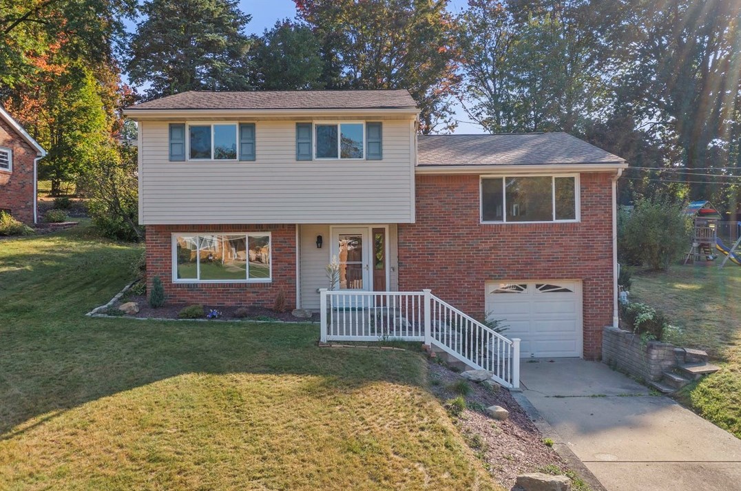 110 Cottonwood Ct, Moon Twp, PA 15108-2606