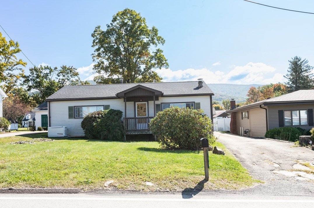 198 Hopwood Fairchance Rd, Oliphant Furnace, PA 15401-6512