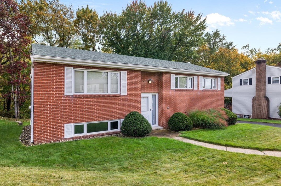 2535 College Park Rd, Allison Park, PA 15101-4104