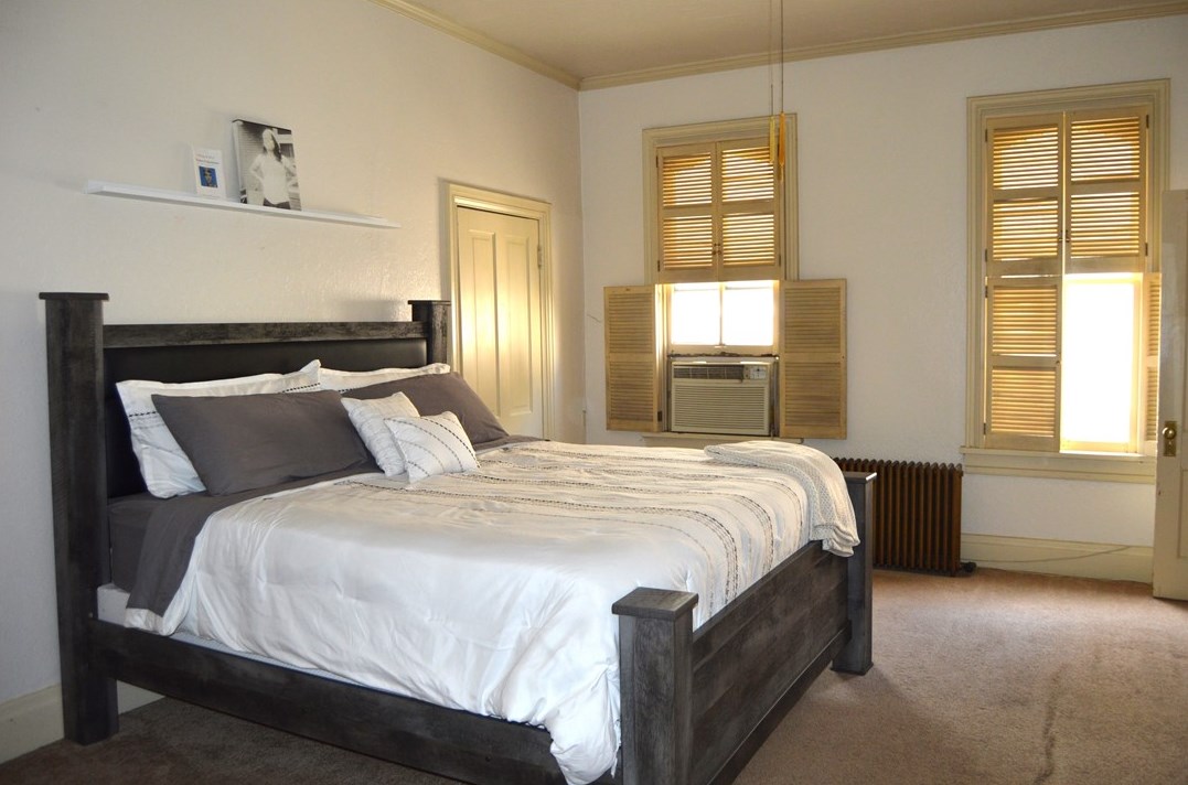 135 College St, Washington PA  15301-6713 exterior