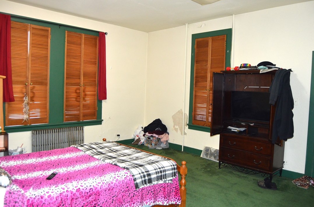 135 College St, Washington PA  15301-6713 exterior