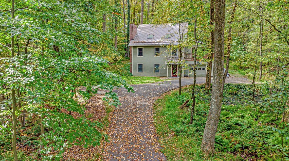 508 Forest Rd, Acme, PA 15610