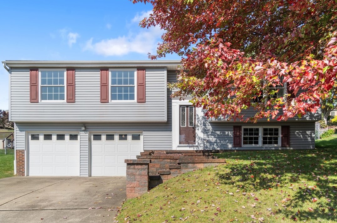 1017 Balsam Dr, Washington, PA 15301-9575