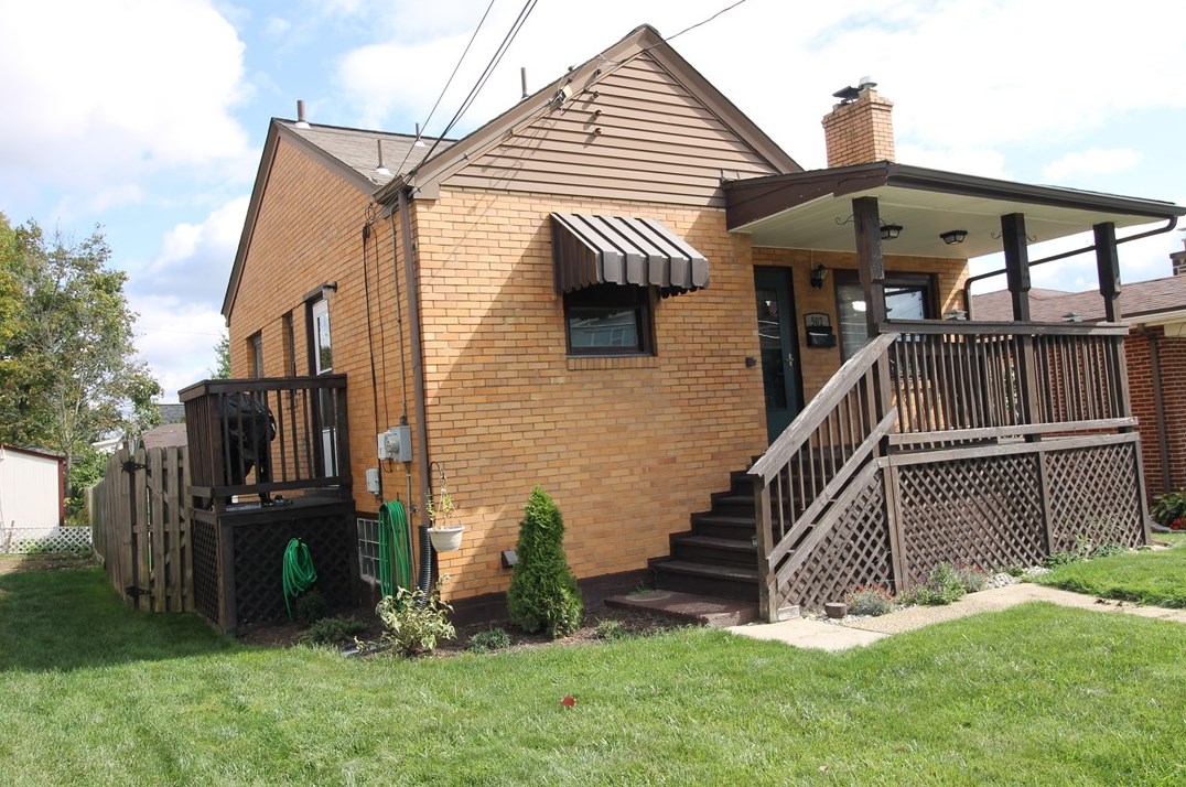 502 Center Ave, Collier Township, PA 15106-1802